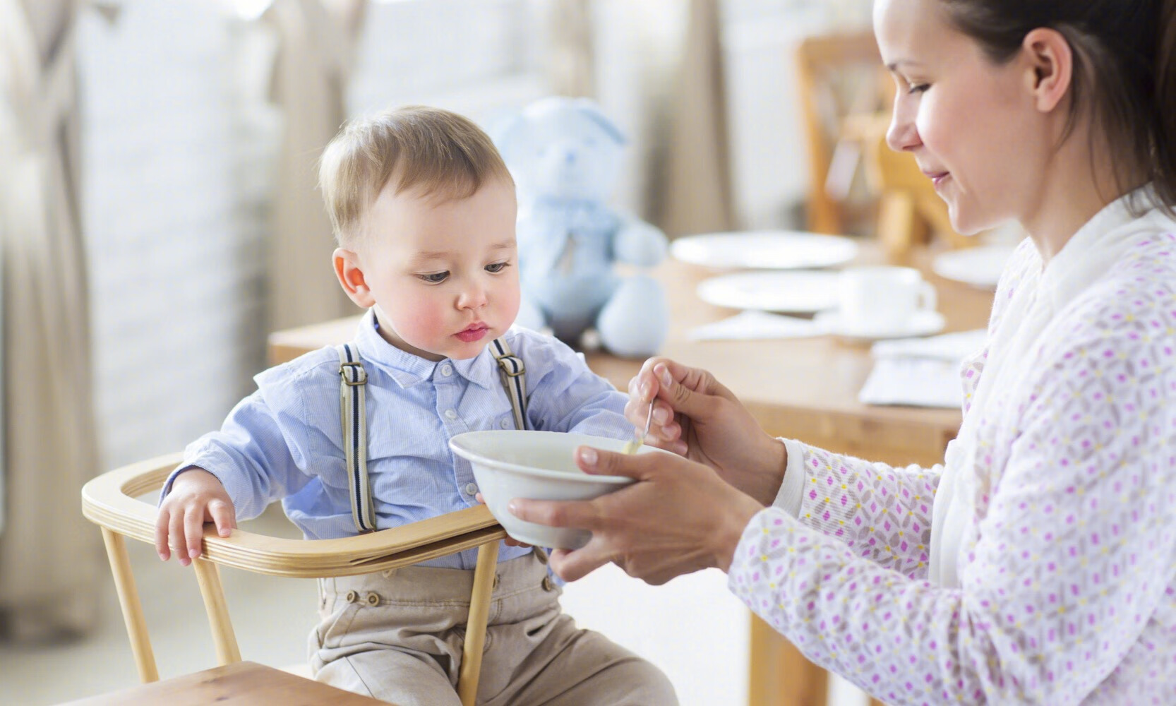 宝宝应该什么时候添加辅食？吃什么最好？
