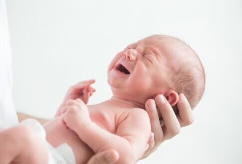 早产儿喉咙有痰睡不好怎么办？