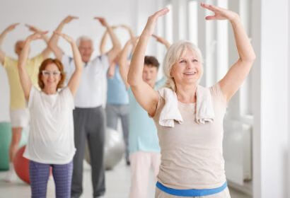 60岁以上老人勤奋锻炼，没有强身反伤身？