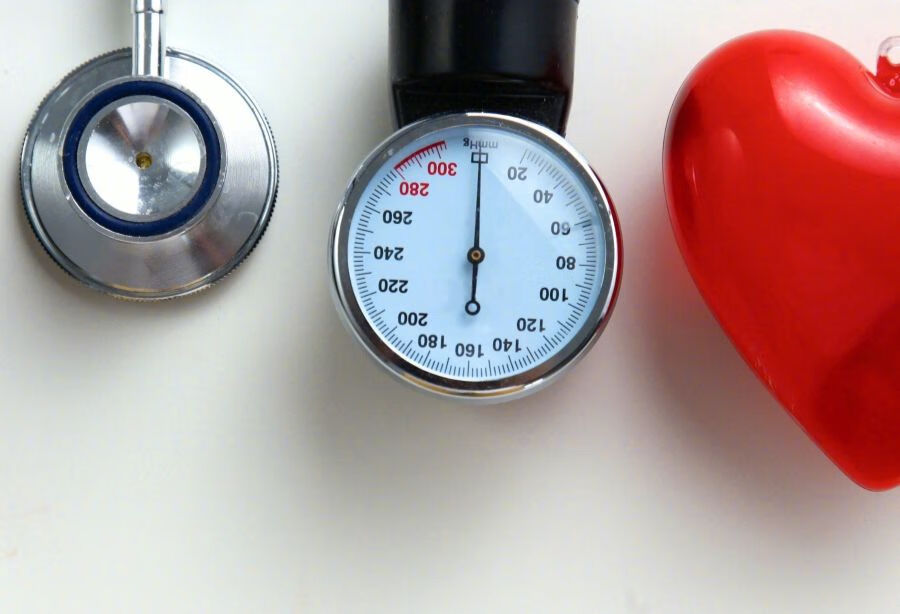 如何测血压才准确？医生：很多人忽略了这三点