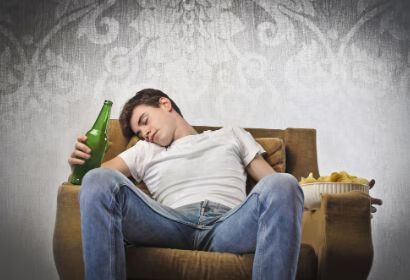 长期喝酒的人，突然戒酒会伤身体？
