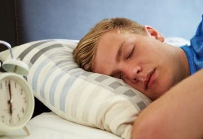 睡觉时为什么有的人会说梦话，而有的人不说？