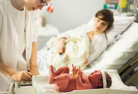 顺产分娩整个过程及宝宝的第一次检查，你一定想知道
