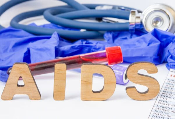 以现在的医疗手段艾滋病能够治疗吗？