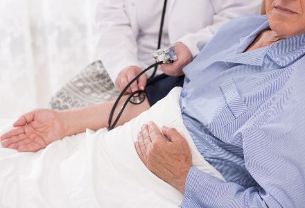 高血压患者并不是血压降越低越好，这五类要当心