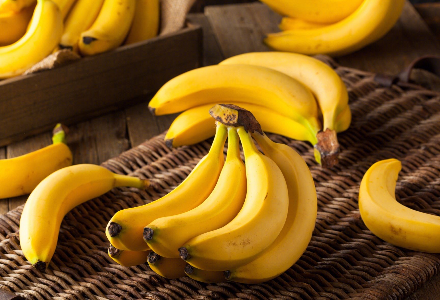 便秘了怎么办，吃香蕉还是喝蜂蜜水？