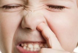 宝宝鼻塞就是感冒吗？家长应如何应对？