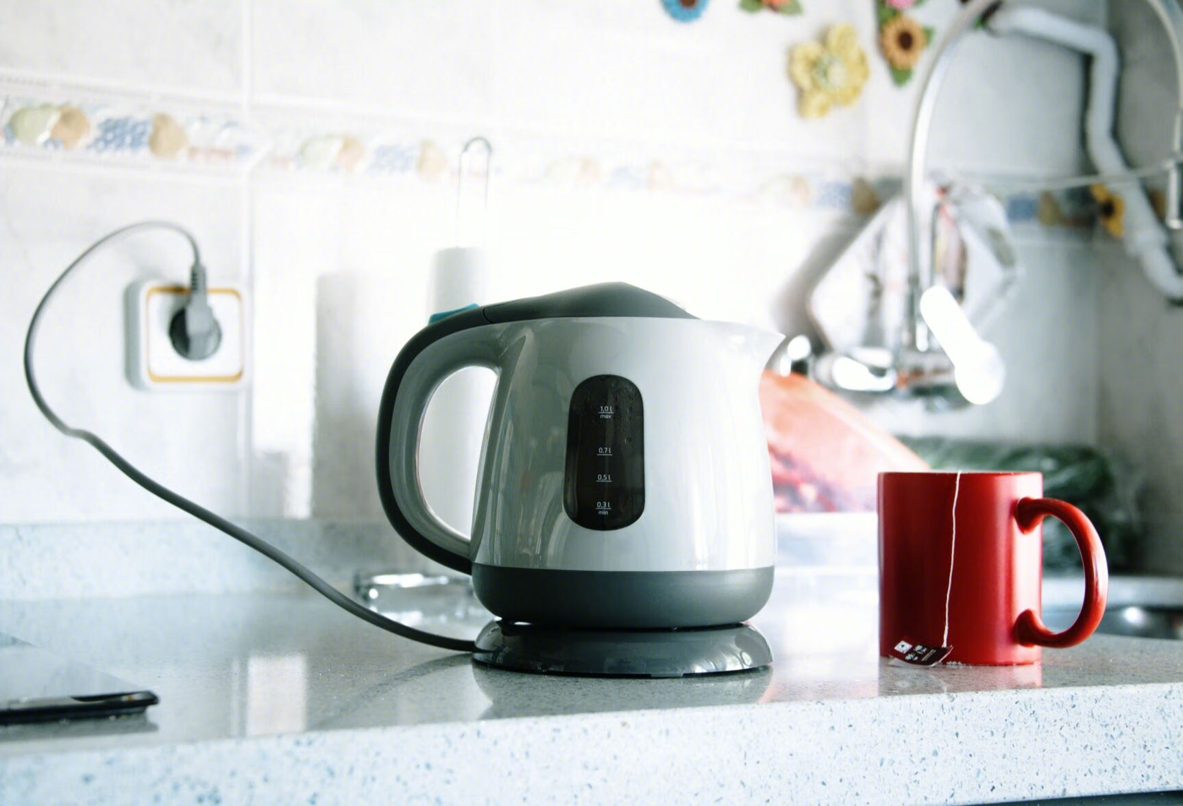 长期使用电热水壶，使用有建议，有可能影响身体健康