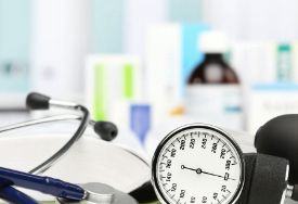 体位性低血压是需要治疗的么？
