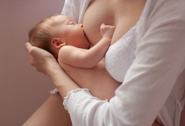 母乳中检出新冠病毒核酸，母乳喂养具有传播潜力？