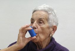 哮喘病人确诊所需要做哪些检查呢？