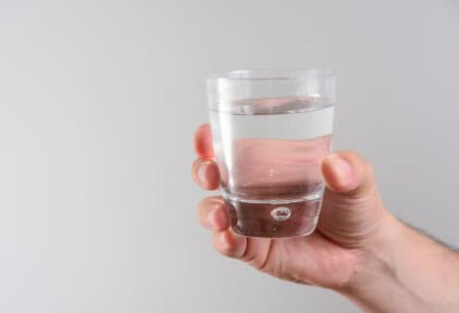 喝水可以降低高血脂？3个对策若能牢记，改善血脂粘稠