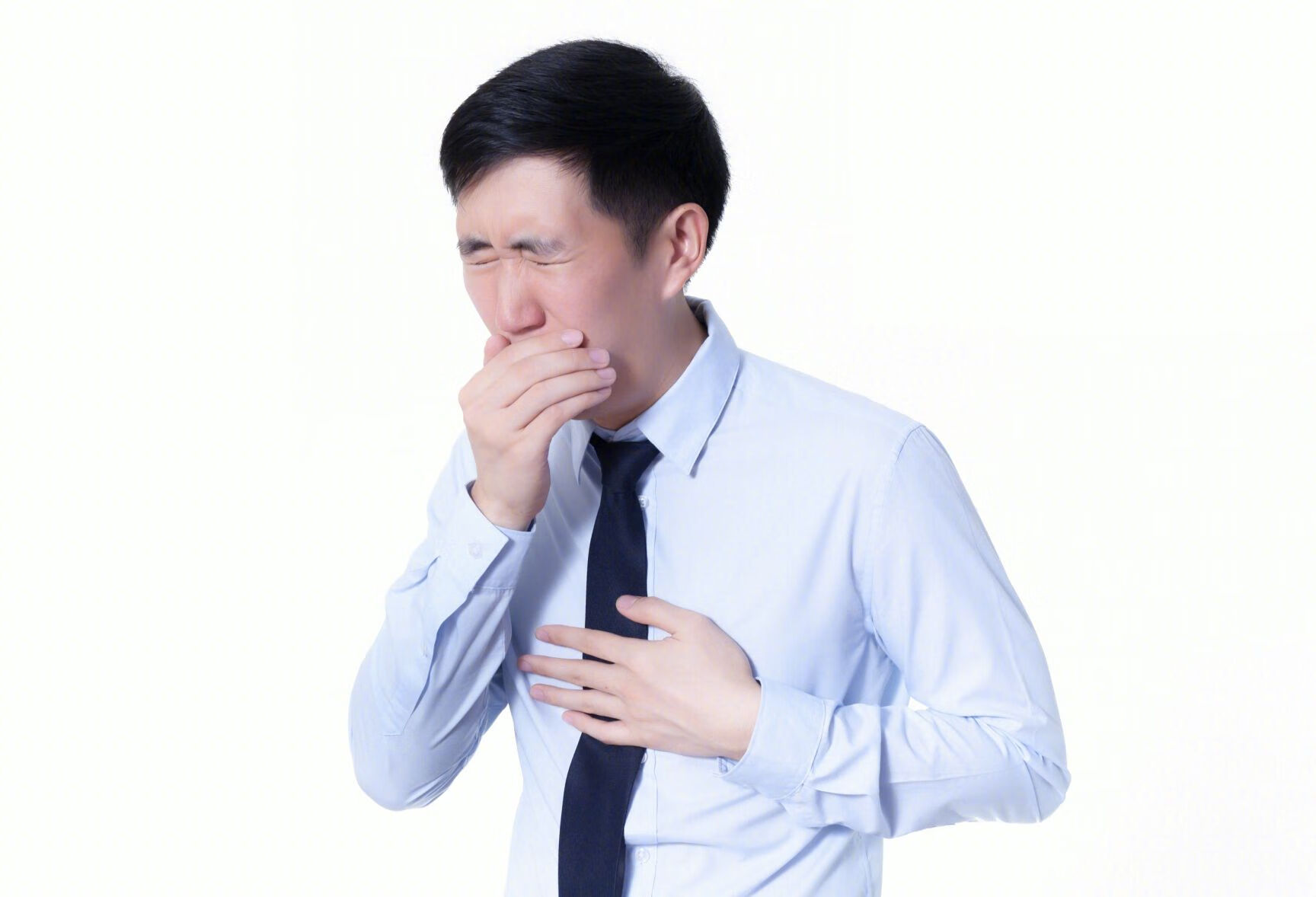 喉咙痛眼睛红眼屎多是什么原因？
