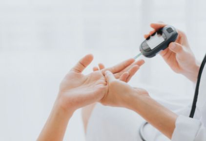 自己在家测血糖，为何两次结果不一致？如何准确测血糖？
