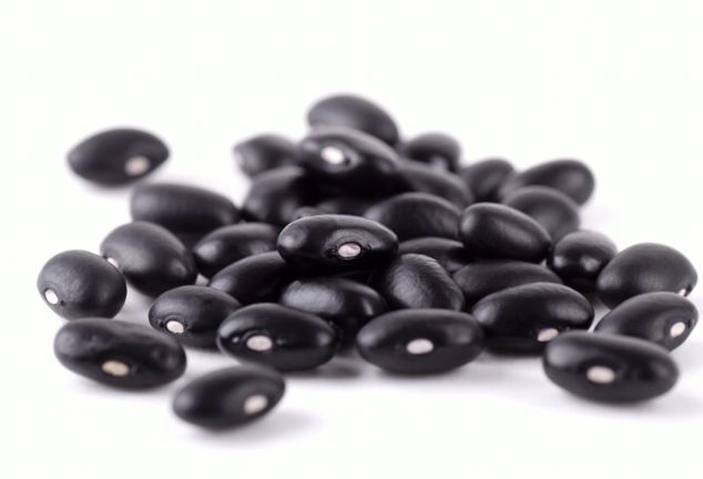黑豆被誉为强肾王，喝水前吃一把