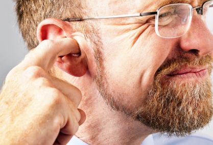 耳朵老是痒痒怎么回事？