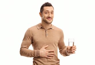 誉为生命之源每天必喝的4杯水促进身体排毒