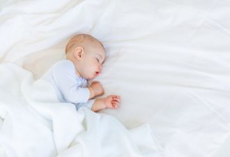 睡眠不足可能会影响孩子身高，而且会降低免疫力