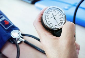 高血压病人平时除了要留意血压以外，还要注意什么？