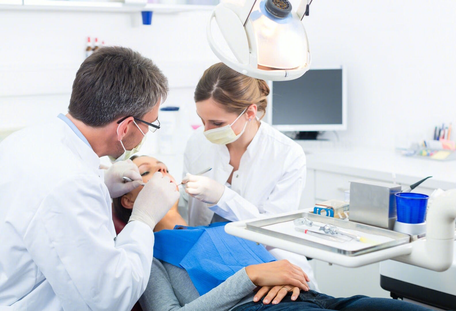 口腔溃疡合并牙龈发炎怎么办？