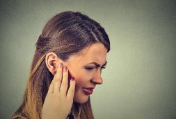 外耳道炎的主要症状表现有哪些？
