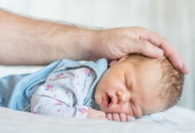 宝宝睡觉时体温会升高吗 婴儿睡觉体温多少算正常