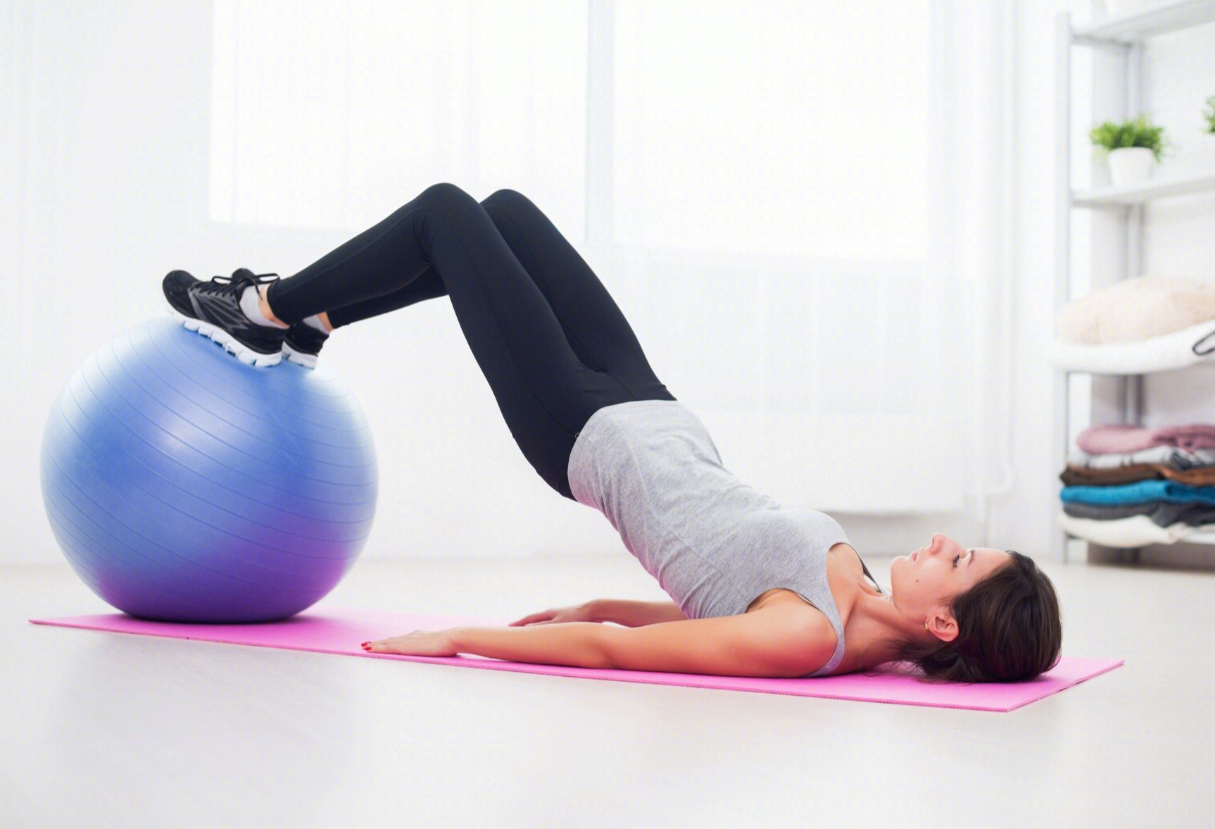 髋外展肌肉力量的训练对髋关节稳定性的作用
