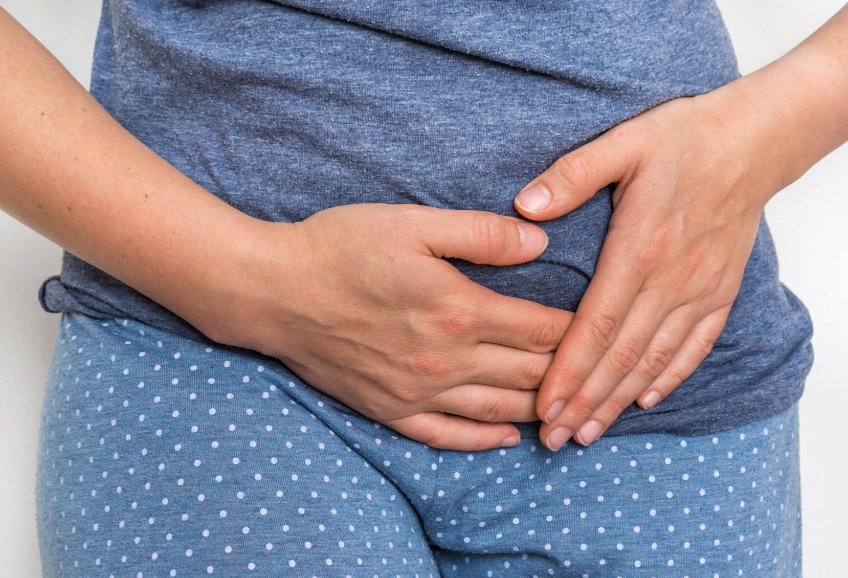 怀孕初期肚子有姨妈感是为什么？