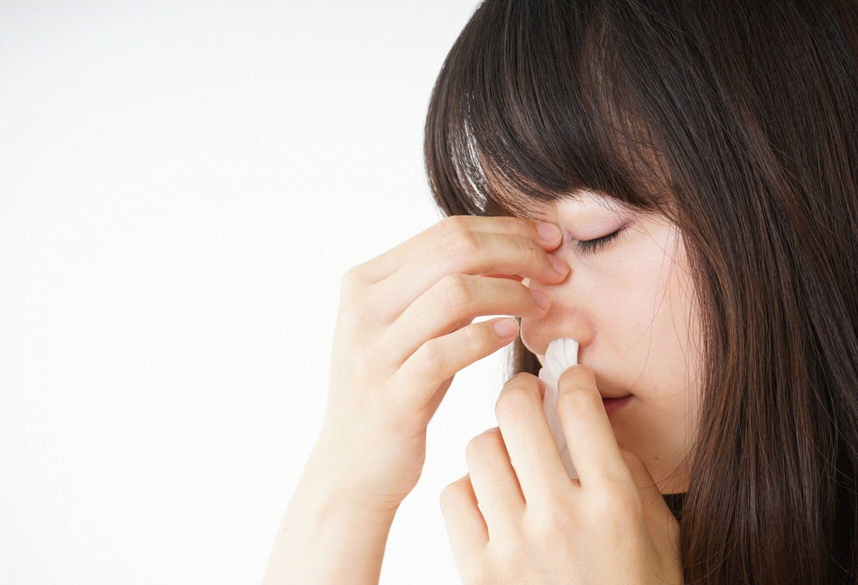 过敏性鼻炎晚上鼻涕倒流咳嗽怎么办？