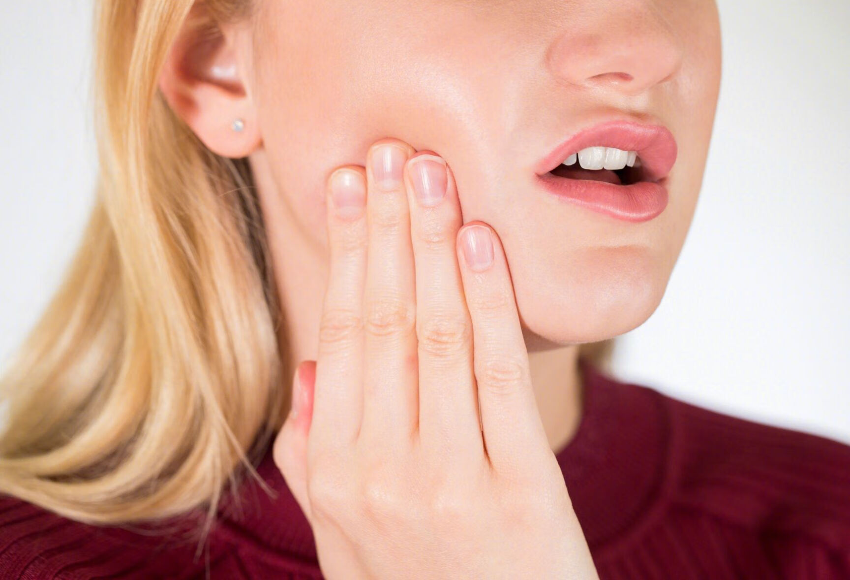 门牙痛是什么原因导致的？