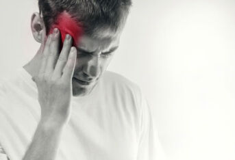 偏头痛是怎么回事，为什么会无缘无故就痛起来？