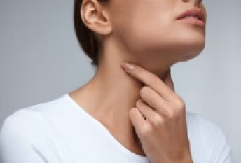 喉咙总是感觉有痰卡着  嗓子有痰的治疗方法有哪些