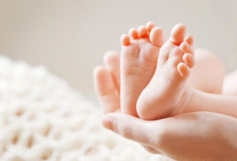 新生儿要注意12件事！婴儿需要看医生的8个慢性问题，爸妈必知