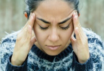 干眼症的患病原因有哪些 水液层泪腺泪液分泌不足很常见