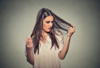 害怕脱发变秃的人注意，3种方法助你有效缓解
