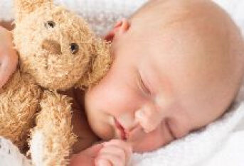 为什么宝宝想睡觉的时候会哭闹呢？