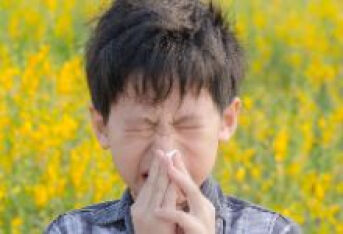 家长糊涂！鼻炎当感冒治，最终让孩子承受手术的痛