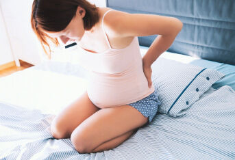怀孕六个月腰疼的厉害是怎么回事?
