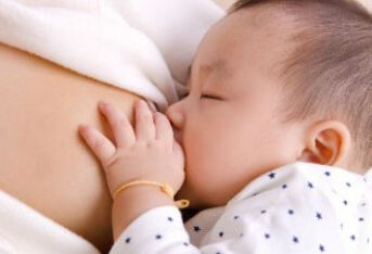 母乳喂养好处多，教你几招守护宝宝的“小粮仓”