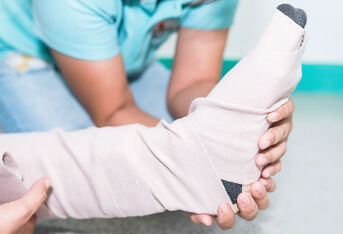右小腿粉碎性骨折该怎么做后期护理？