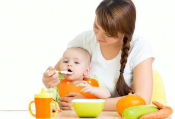 作为家长，千万不要破坏了宝宝的辅食初体验！