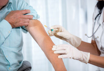 老年人也能打新冠疫苗！三大注意事项你知道吗？