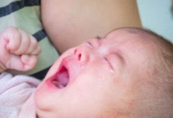 新生儿泪囊炎一定要做手术吗