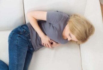 糜烂性胃炎大便会墨绿色吗 糜烂性胃炎的这些症状常见