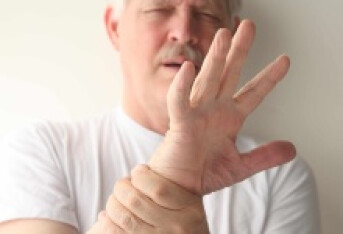 手冻伤有什么症状 出现3个症状警惕是手冻伤