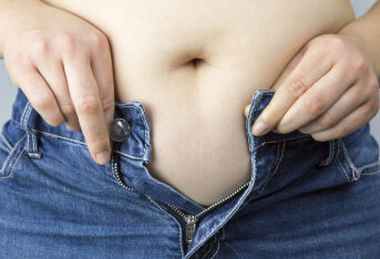 肥肉长在肚子上有多危险？它让你的痴呆风险变高