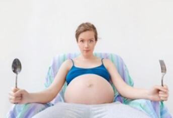 怀孕后来月经还有血块是怎么回事