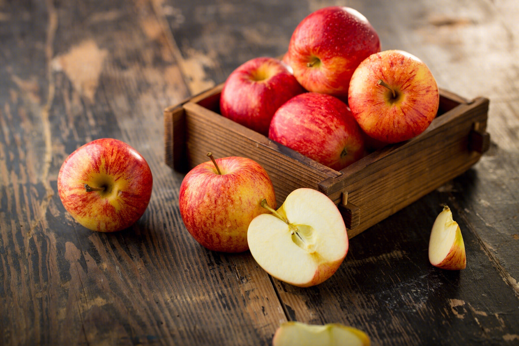 煮苹果的功效和作用是什么 煮苹果的禁忌是什么 _八宝网