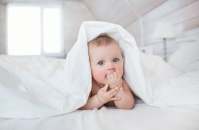 婴儿发生吐奶怎么办？