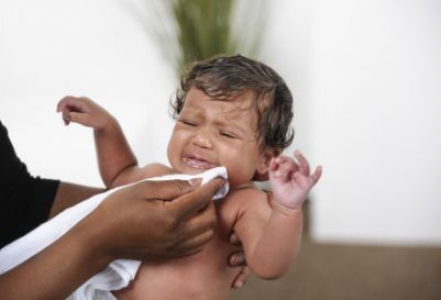 怎么防治新生儿呕吐？